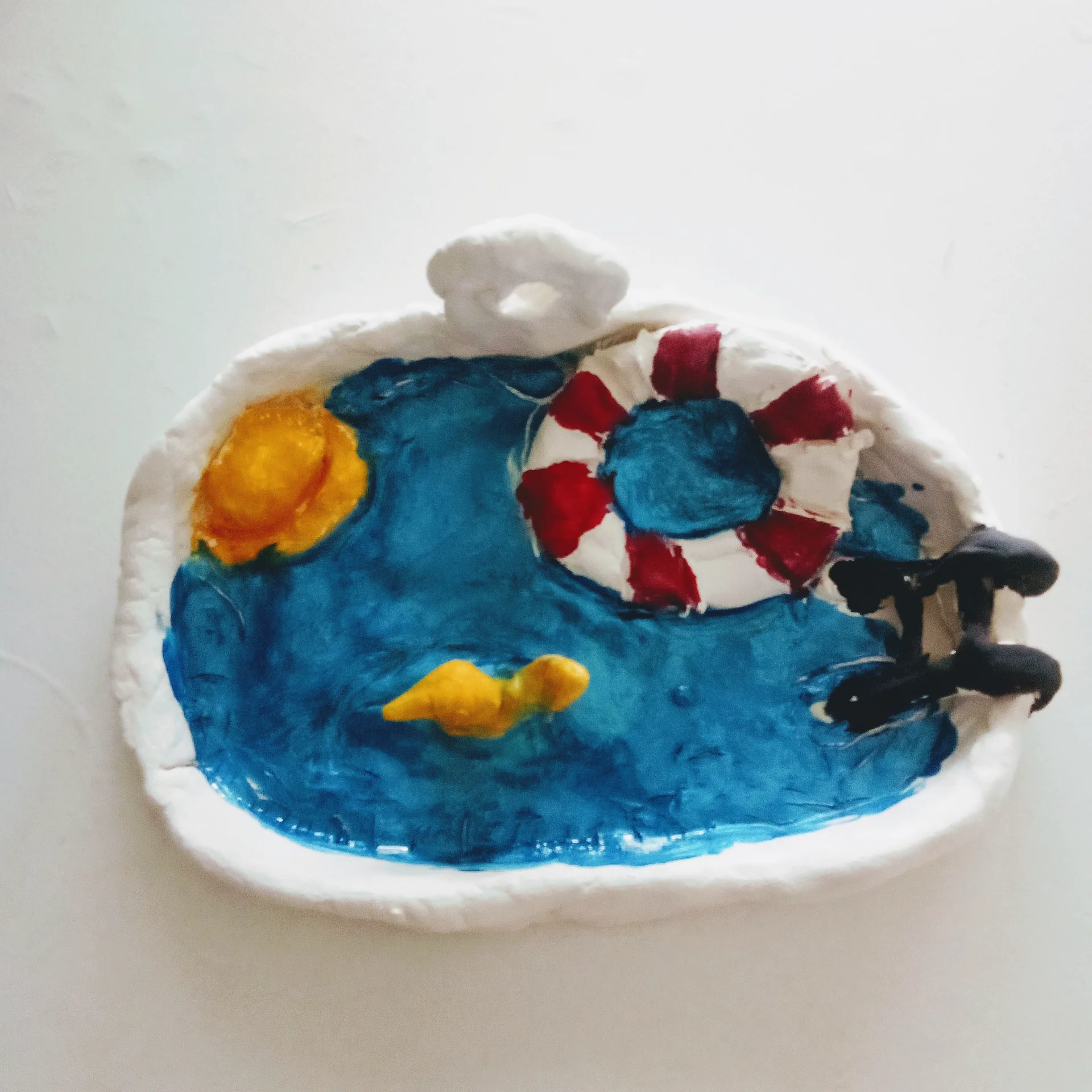 Piscine bleu avec petit canard